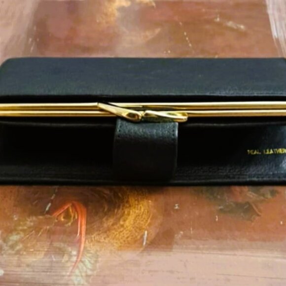 Heys Genuine Leather Made in Canada Medium - Picture 3 of 5